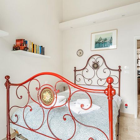 Bright Apartment With Private Garden And Balcony Флоренция Екстериор снимка
