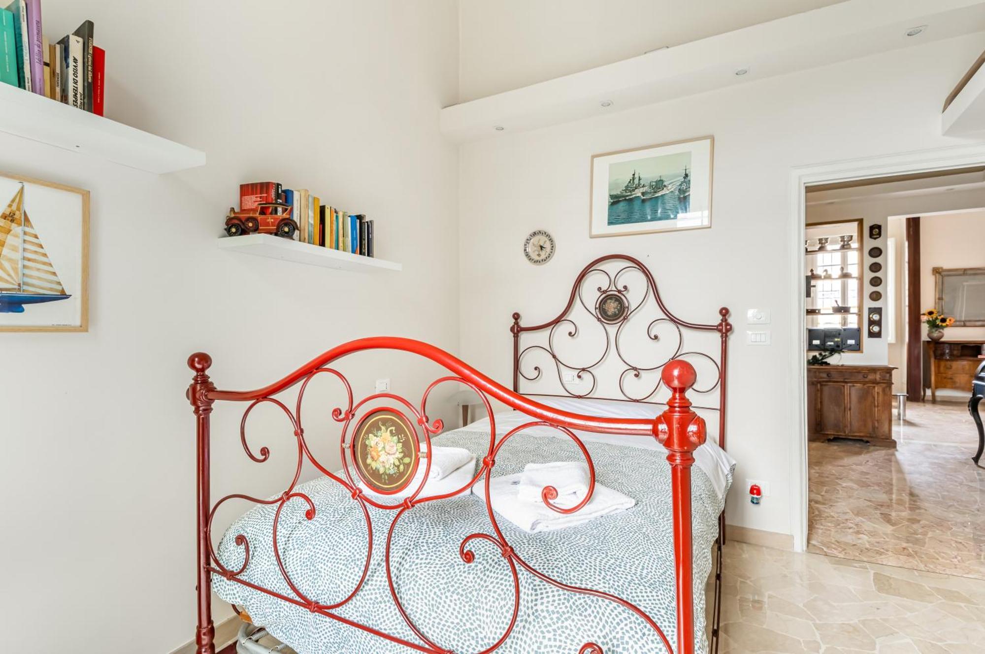 Bright Apartment With Private Garden And Balcony Флоренция Екстериор снимка